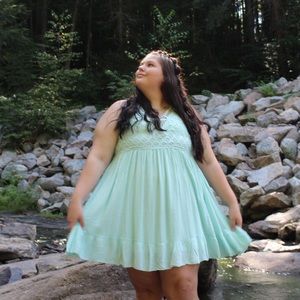 Beautiful 4x juniors lace gauze dress fits 3x misses adjustable straps senior